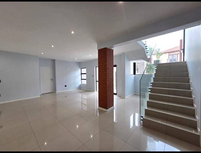 4 BEDROOM HOUSE FOR SALE IN MELODIE